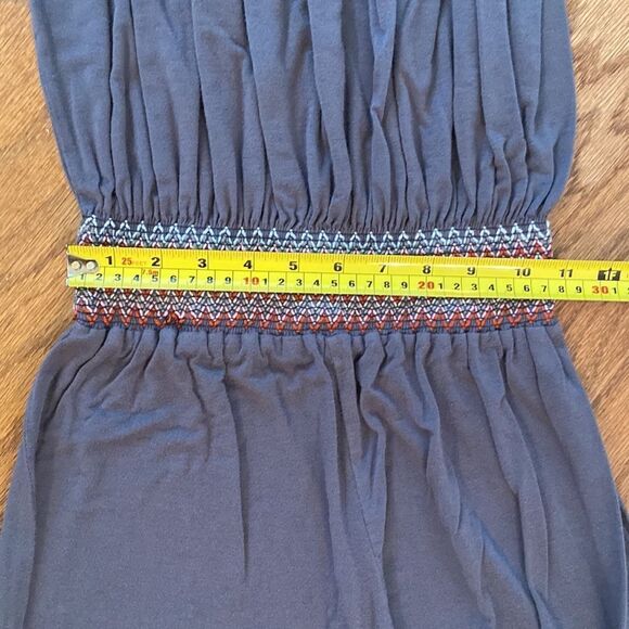Romeo & Juliet, couture size, medium halter jumpsuit, T-shirt, material - Picture 5 of 13
